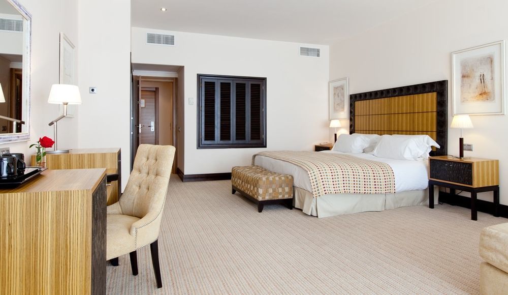 Monteros & Hotel 5*
